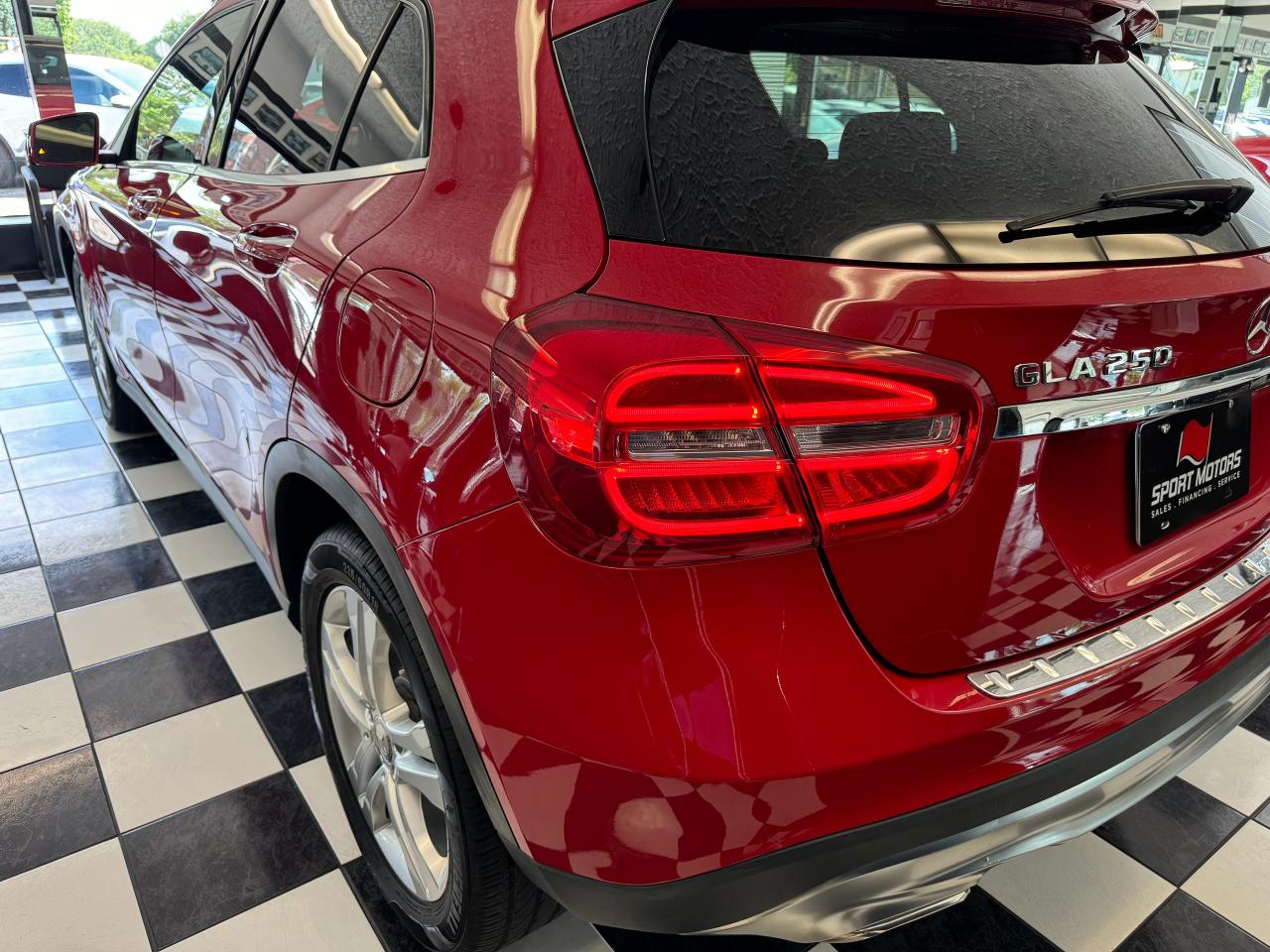 2017 Mercedes-Benz GLA GLA250+Camera+GPS+Roof+Blind Spot+CLEAN CARFAX - Photo #38
