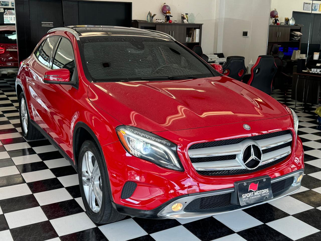 2017 Mercedes-Benz GLA GLA250+Camera+GPS+Roof+Blind Spot+CLEAN CARFAX - Photo #9