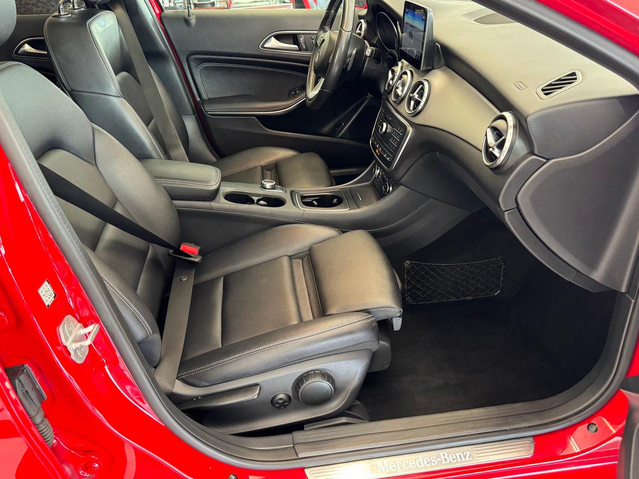 2017 Mercedes-Benz GLA GLA250+Camera+GPS+Roof+Blind Spot+CLEAN CARFAX - Photo #21