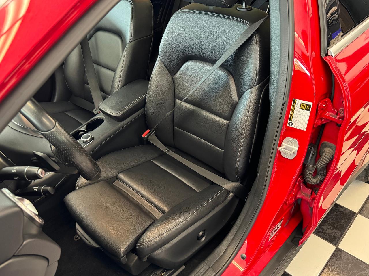 2017 Mercedes-Benz GLA GLA250+Camera+GPS+Roof+Blind Spot+CLEAN CARFAX Photo19