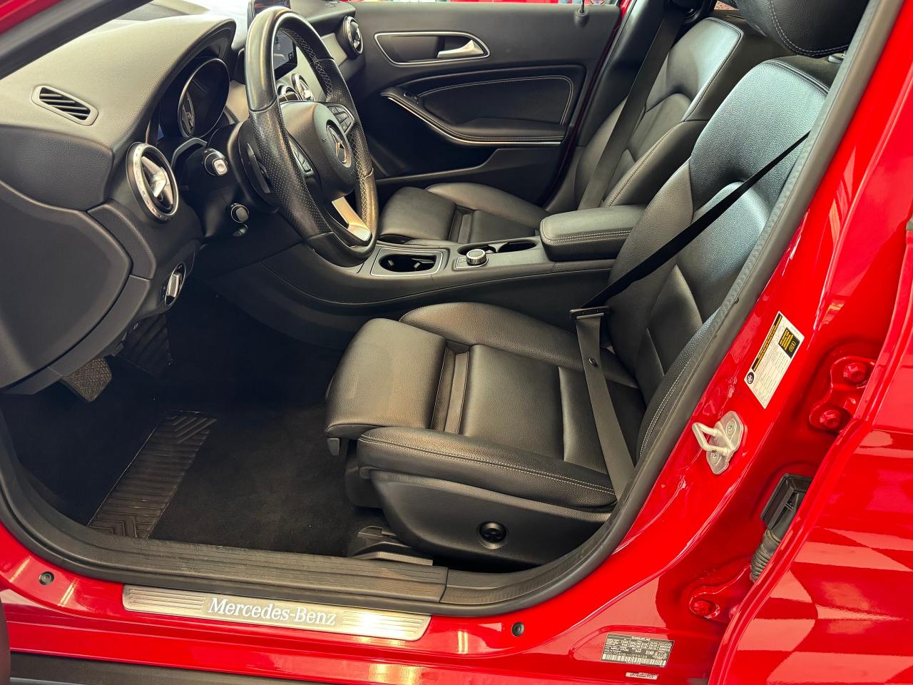 2017 Mercedes-Benz GLA GLA250+Camera+GPS+Roof+Blind Spot+CLEAN CARFAX - Photo #18