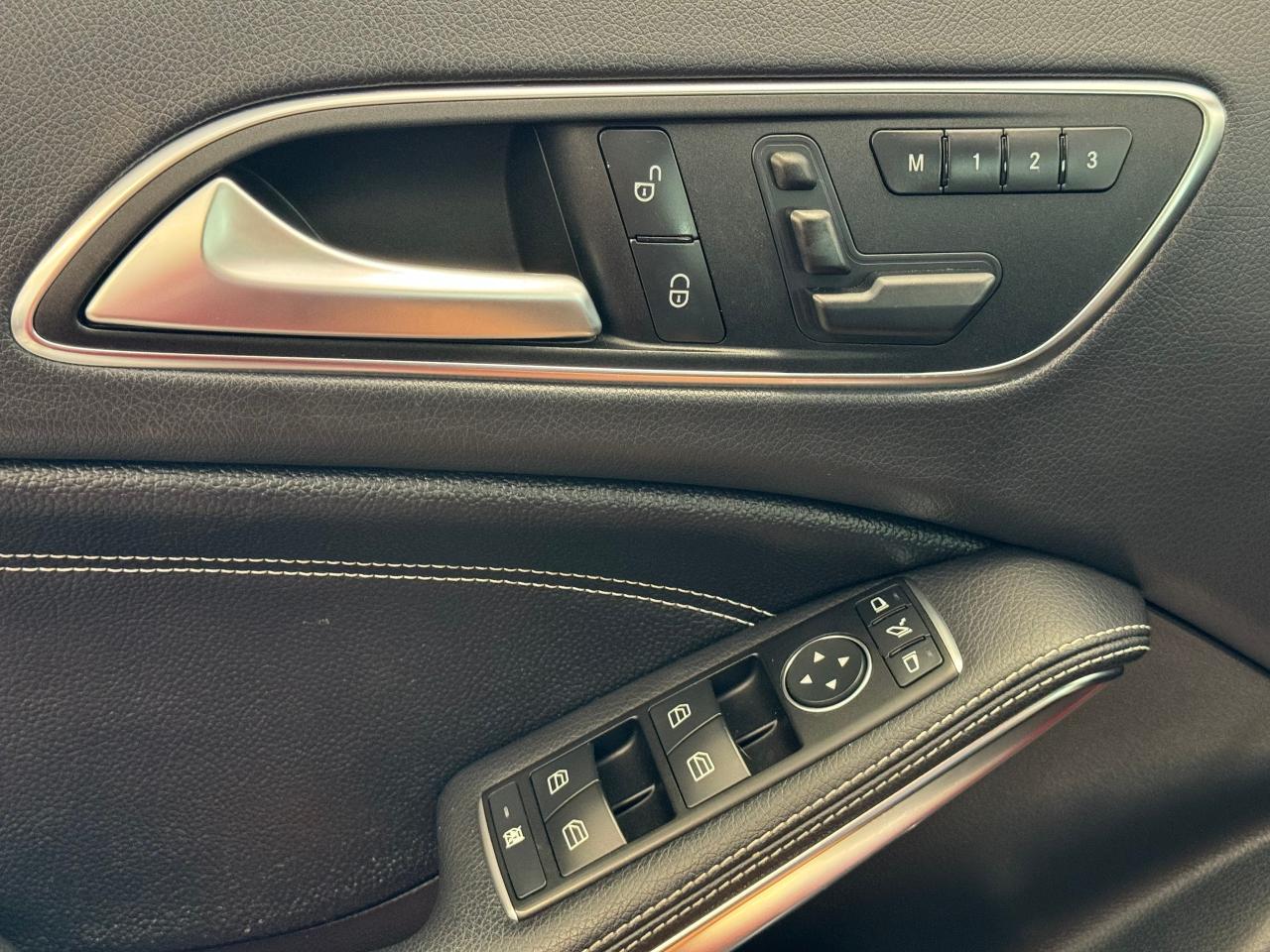 2017 Mercedes-Benz GLA GLA250+Camera+GPS+Roof+Blind Spot+CLEAN CARFAX - Photo #47