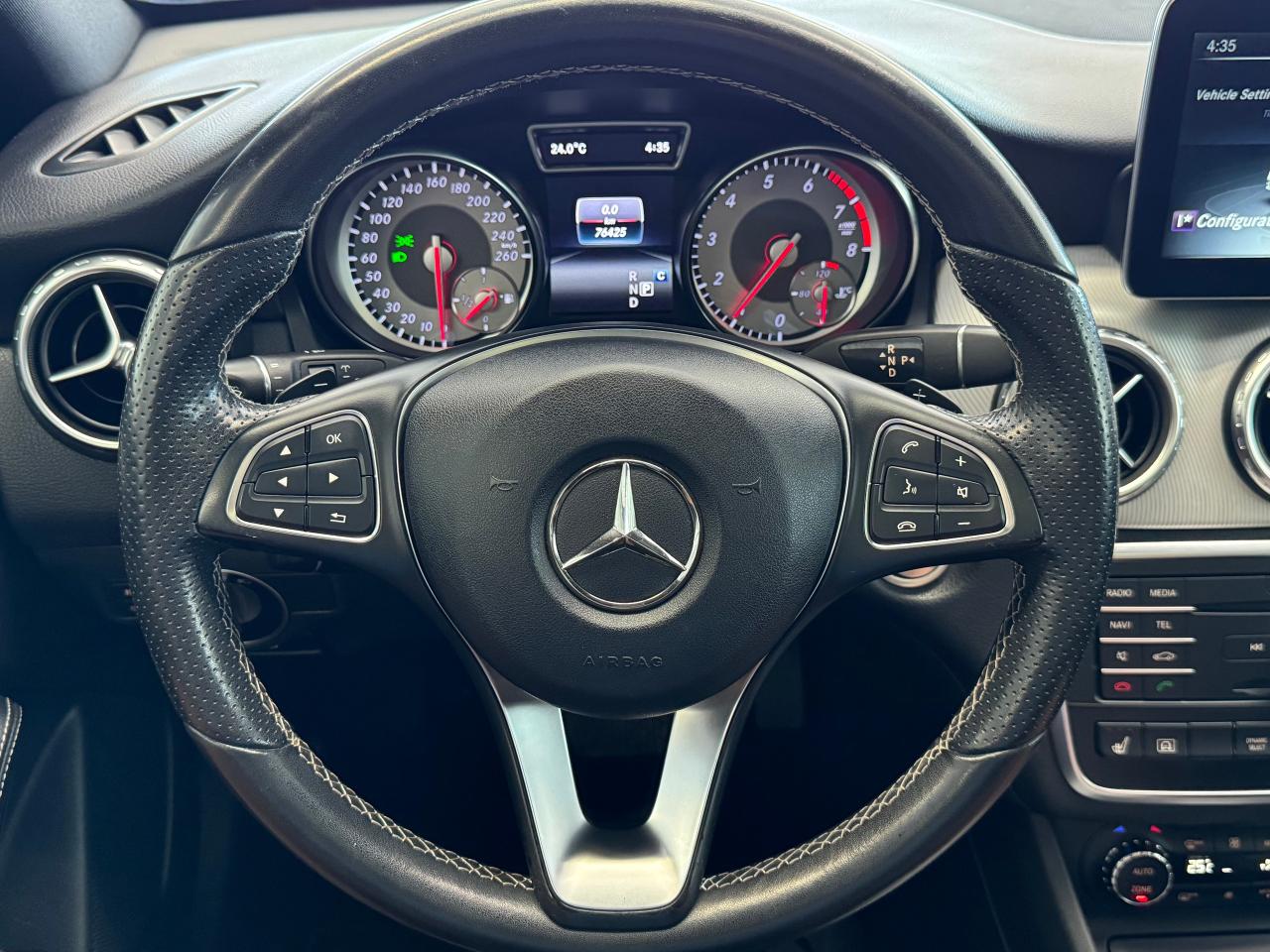 2017 Mercedes-Benz GLA GLA250+Camera+GPS+Roof+Blind Spot+CLEAN CARFAX Photo11