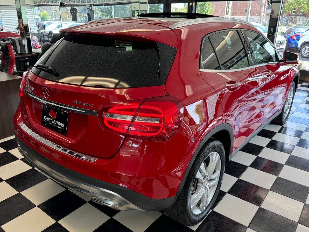 2017 Mercedes-Benz GLA GLA250+Camera+GPS+Roof+Blind Spot+CLEAN CARFAX - Photo #8