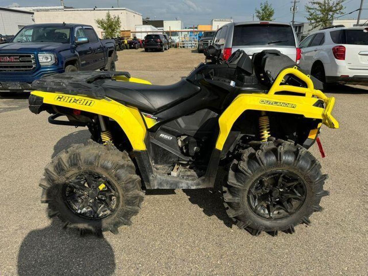 2019 CAN AM Can Am Outlander 850 XMR  $107 B/W - Photo #7