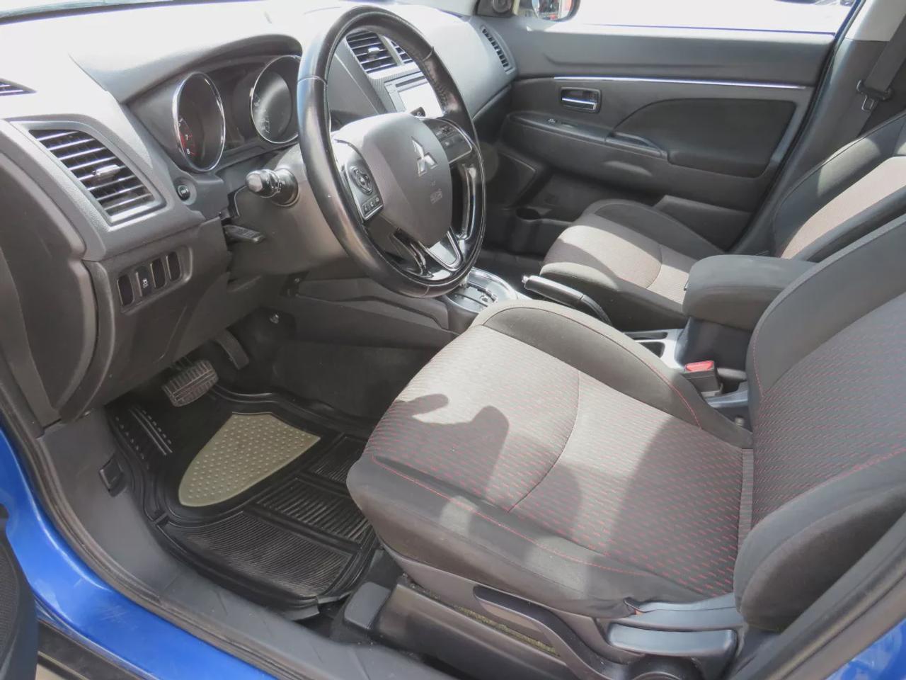 2017 Mitsubishi RVR SE | Clean Carfax Report | 4WD | Tints | Alloy Rims | Reverse Camera | Bluetooth | Cruise Control | Photo