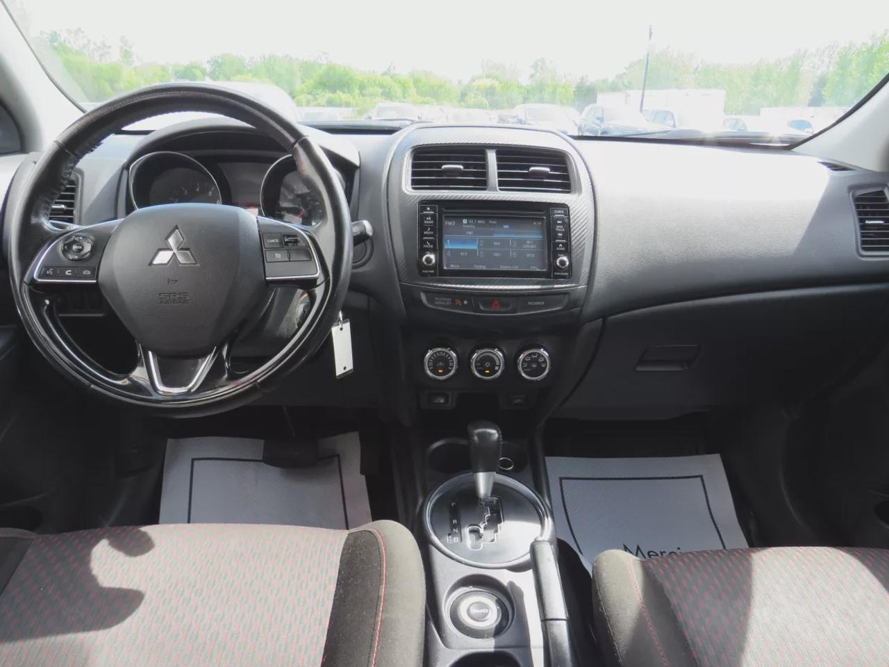 2017 Mitsubishi RVR SE | Clean Carfax Report | 4WD | Tints | Alloy Rims | Reverse Camera | Bluetooth | Cruise Control | Photo4