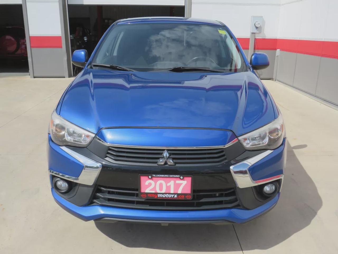 2017 Mitsubishi RVR SE | Clean Carfax Report | 4WD | Tints | Alloy Rims | Reverse Camera | Bluetooth | Cruise Control | Photo