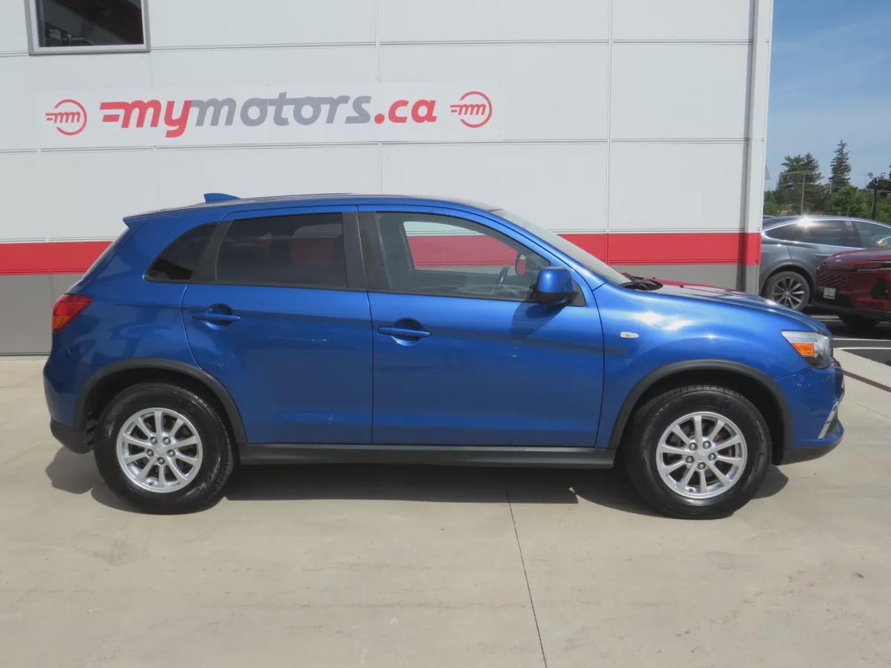 2017 Mitsubishi RVR SE | Clean Carfax Report | 4WD | Tints | Alloy Rims | Reverse Camera | Bluetooth | Cruise Control | Photo