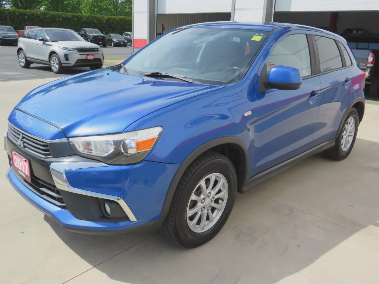 2017 Mitsubishi RVR SE | Clean Carfax Report | 4WD | Tints | Alloy Rims | Reverse Camera | Bluetooth | Cruise Control | Photo