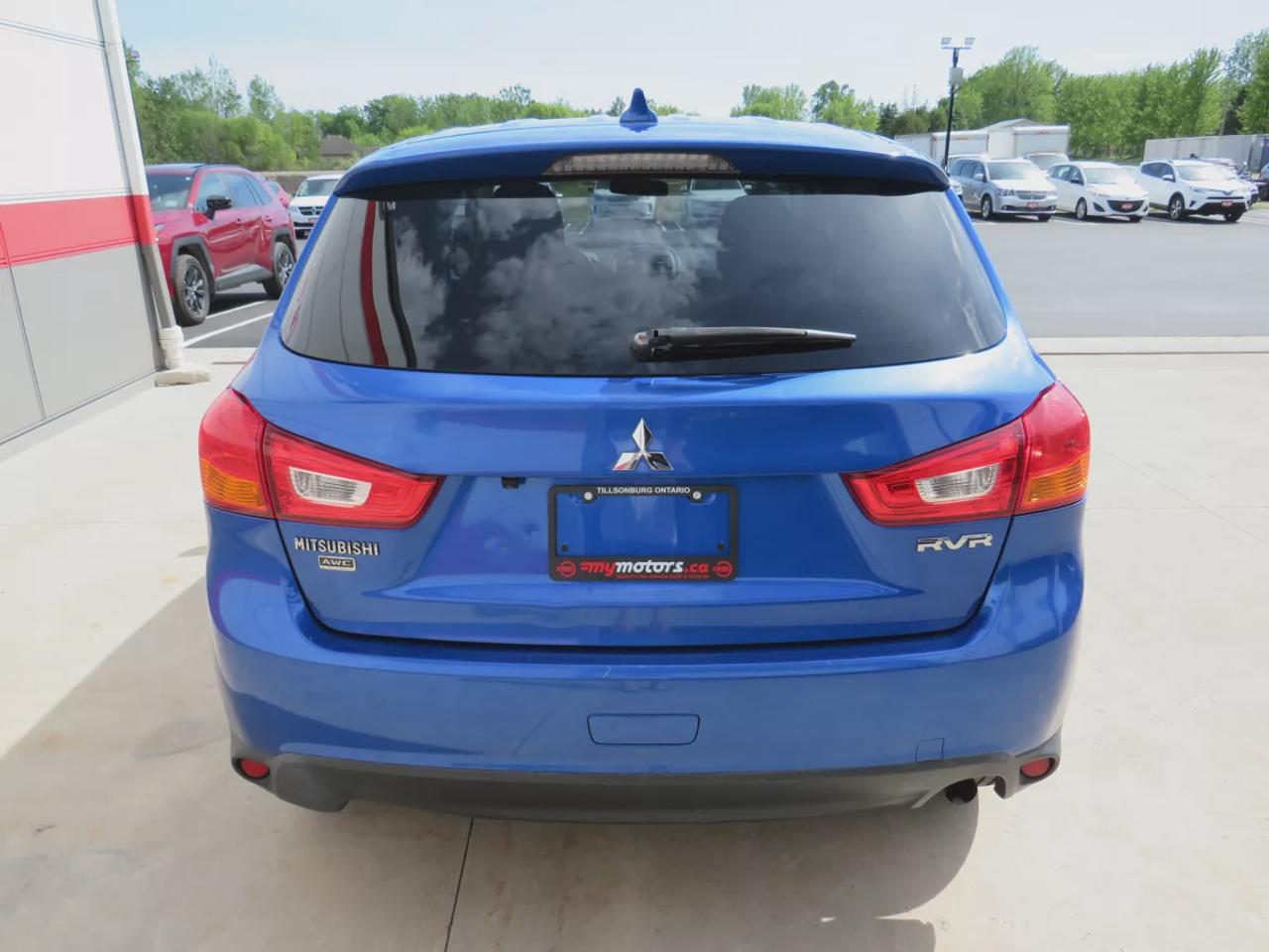 2017 Mitsubishi RVR SE | Clean Carfax Report | 4WD | Tints | Alloy Rims | Reverse Camera | Bluetooth | Cruise Control | Photo