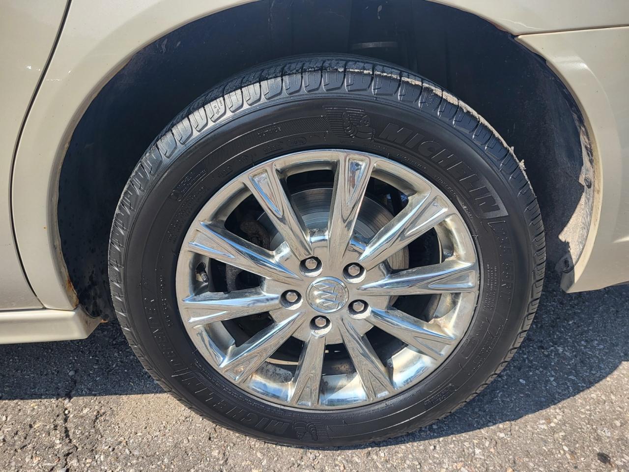 2011 Buick Lucerne CXL Premium Photo