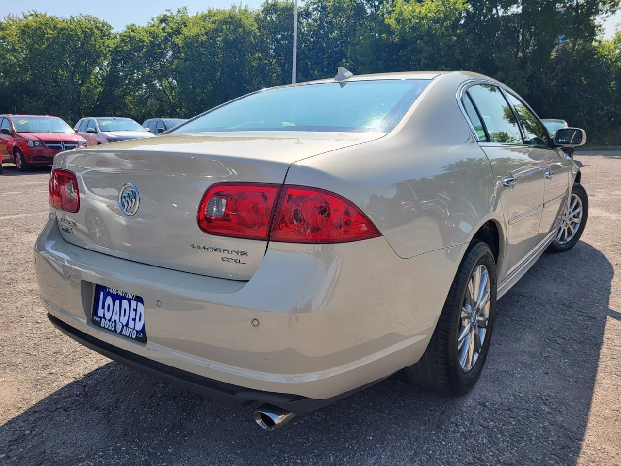 2011 Buick Lucerne CXL Premium Photo4