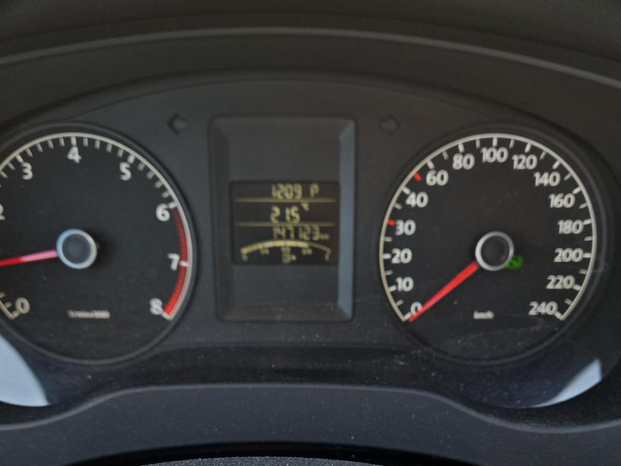 2014 Volkswagen Jetta 4dr 2.0L Auto Trendline+ Clean CarFax Financing! Photo2