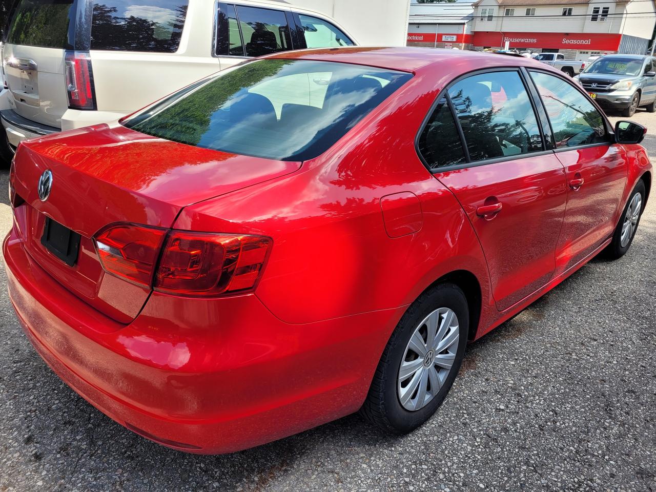 2014 Volkswagen Jetta 4dr 2.0L Auto Trendline+ Clean CarFax Financing! Photo4