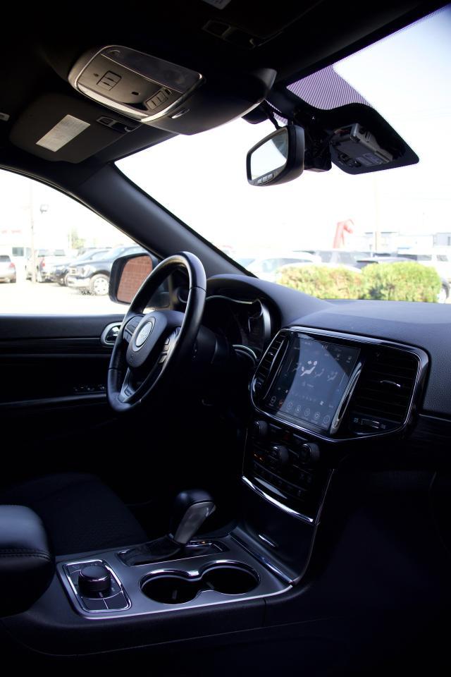2022 Jeep Grand Cherokee Laredo - Photo #7