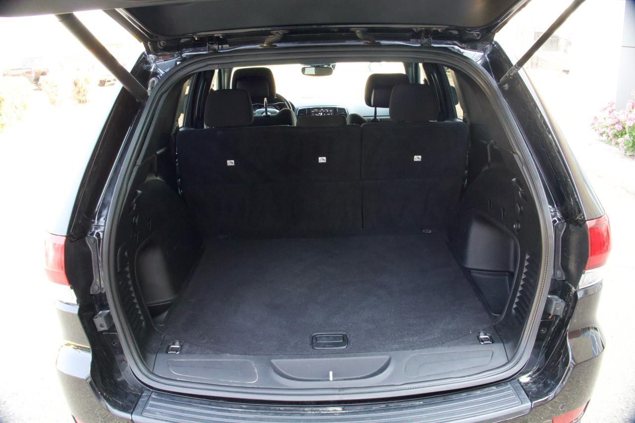 2022 Jeep Grand Cherokee Laredo - Photo #13