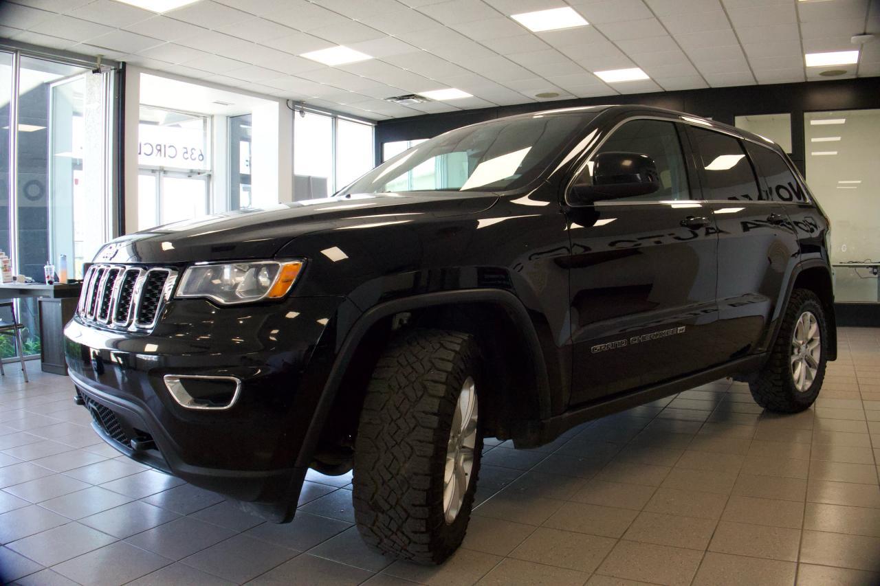 2022 Jeep Grand Cherokee Laredo - Photo #6