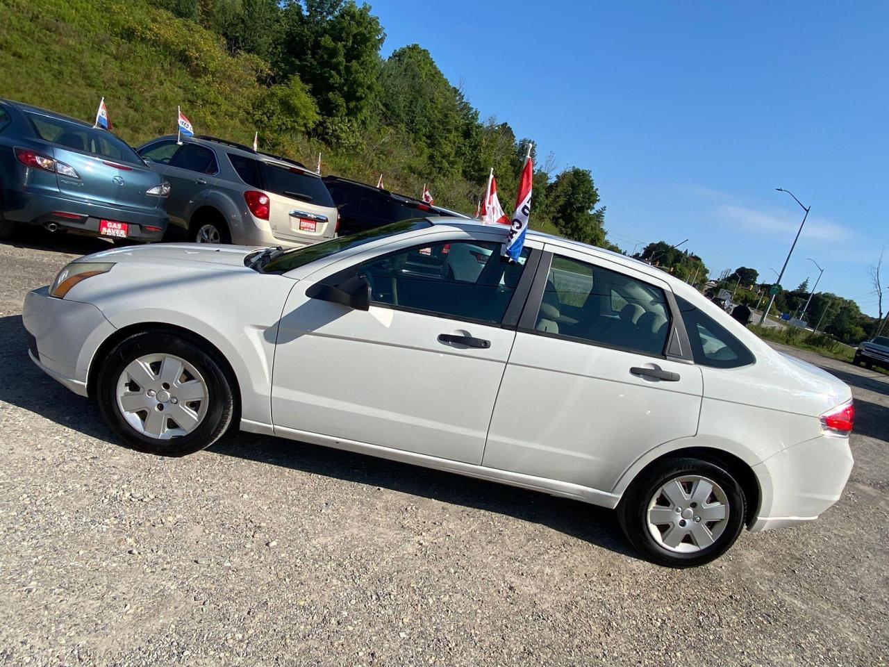 2009 Ford Focus  - Photo #3