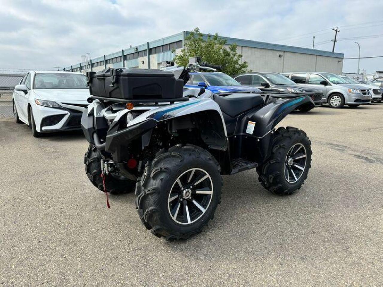2024 Yamaha Grizzly 700 EPS SE $114 B/W - Photo #1