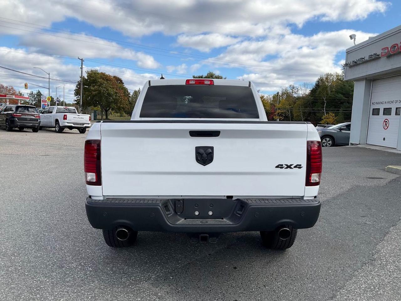 2024 RAM 1500 Classic WARLOCK Photo4