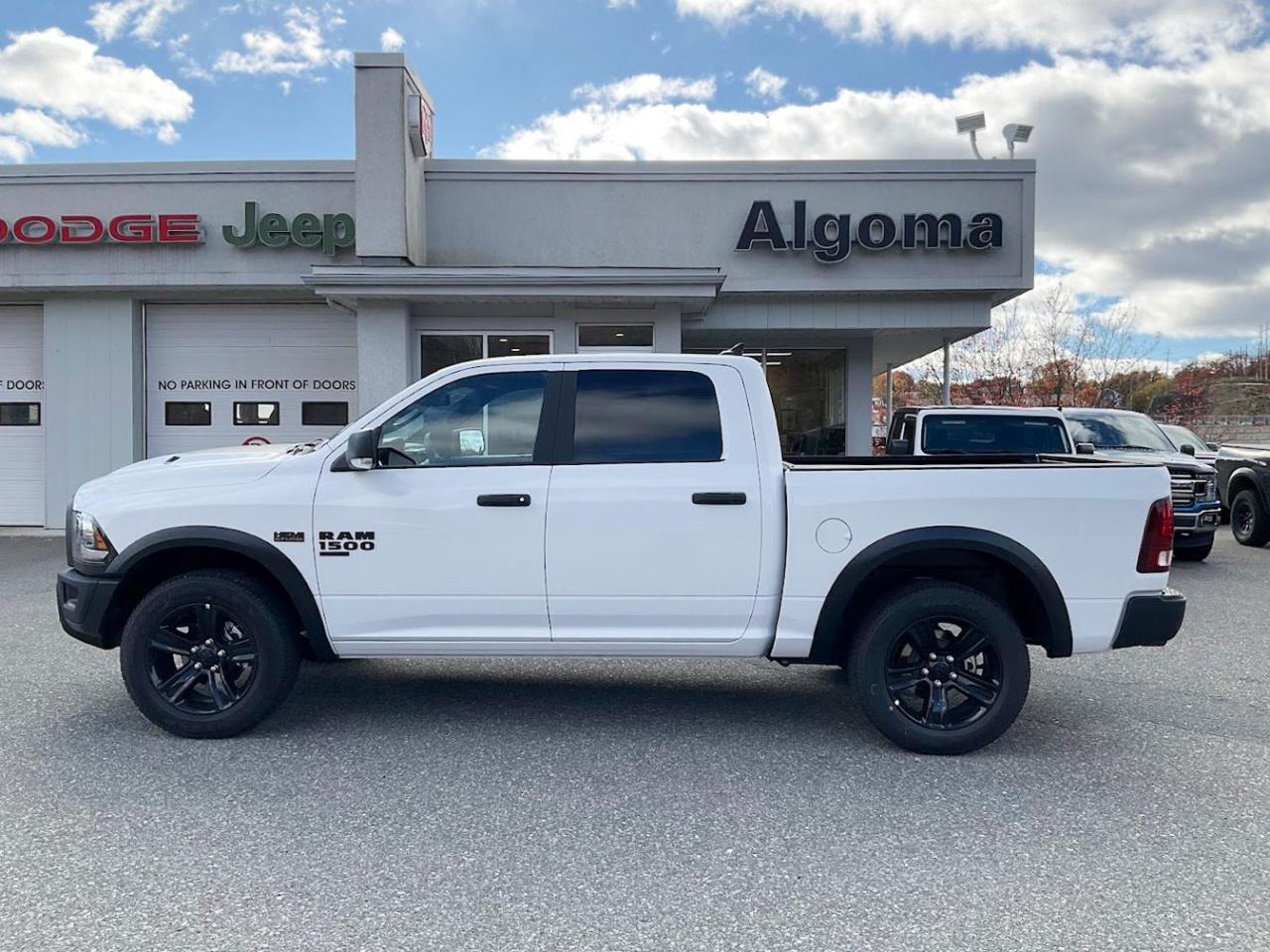 2024 RAM 1500 Classic WARLOCK Photo2