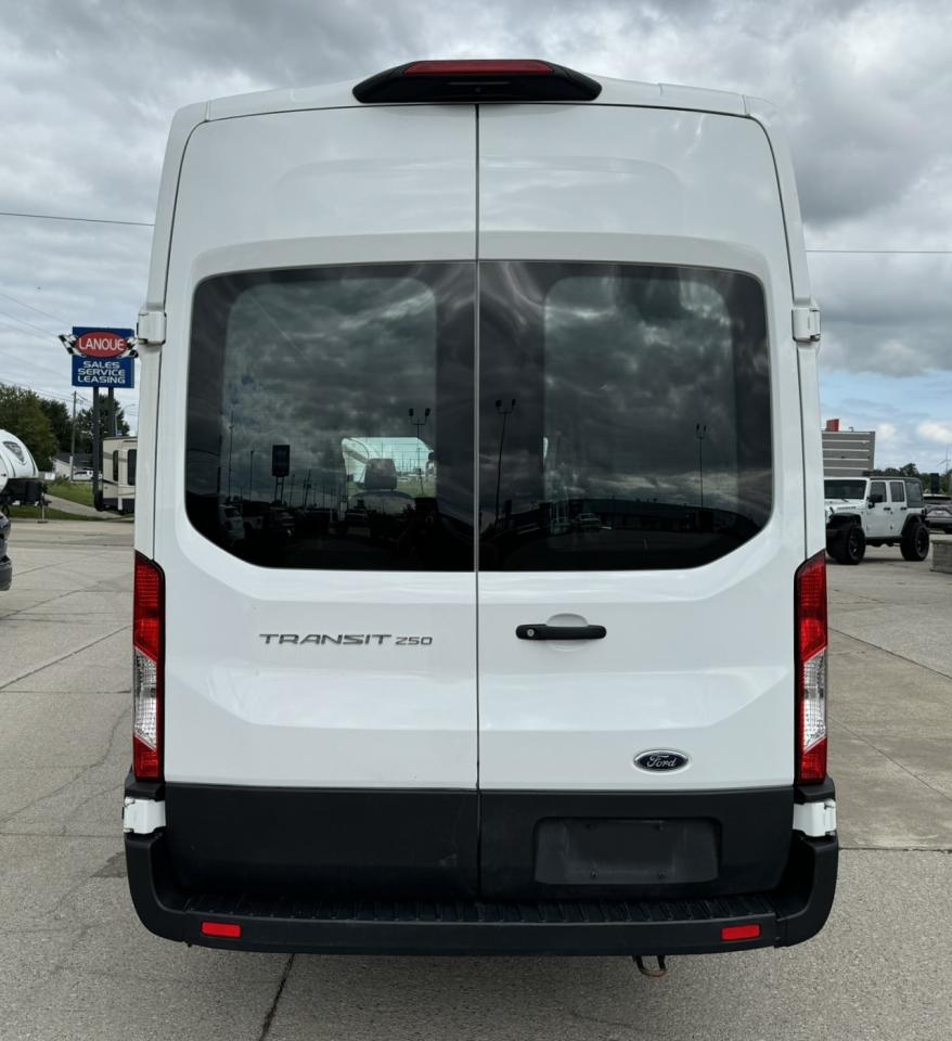 2021 Ford Transit T-250 148" HI RF RWD Photo