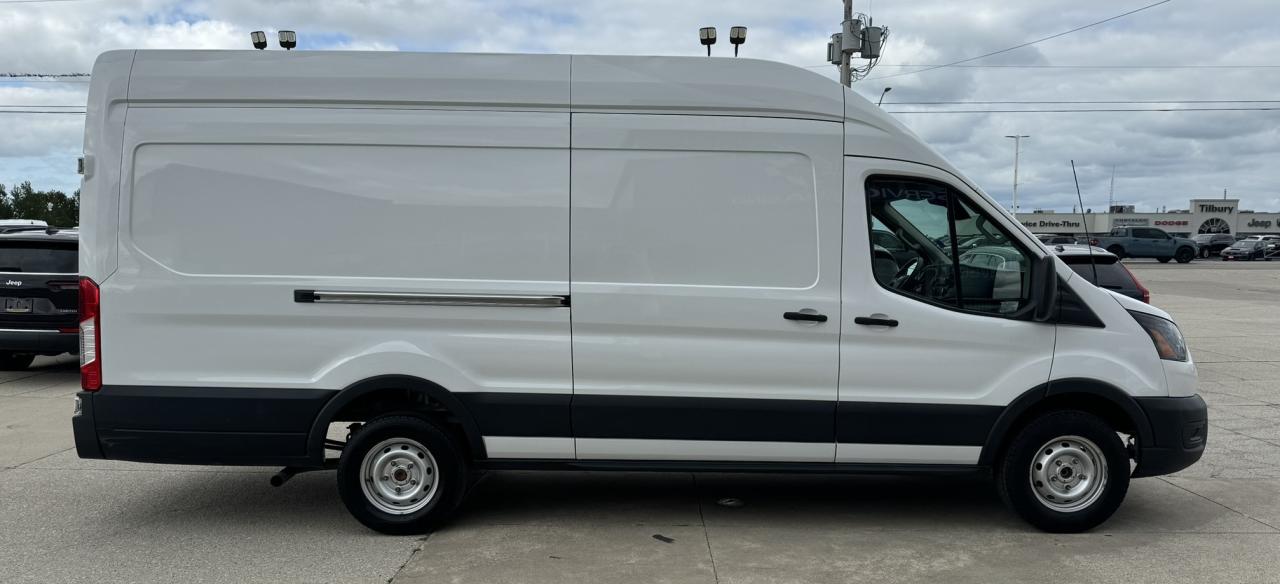 2021 Ford Transit T-250 148" HI RF RWD Photo