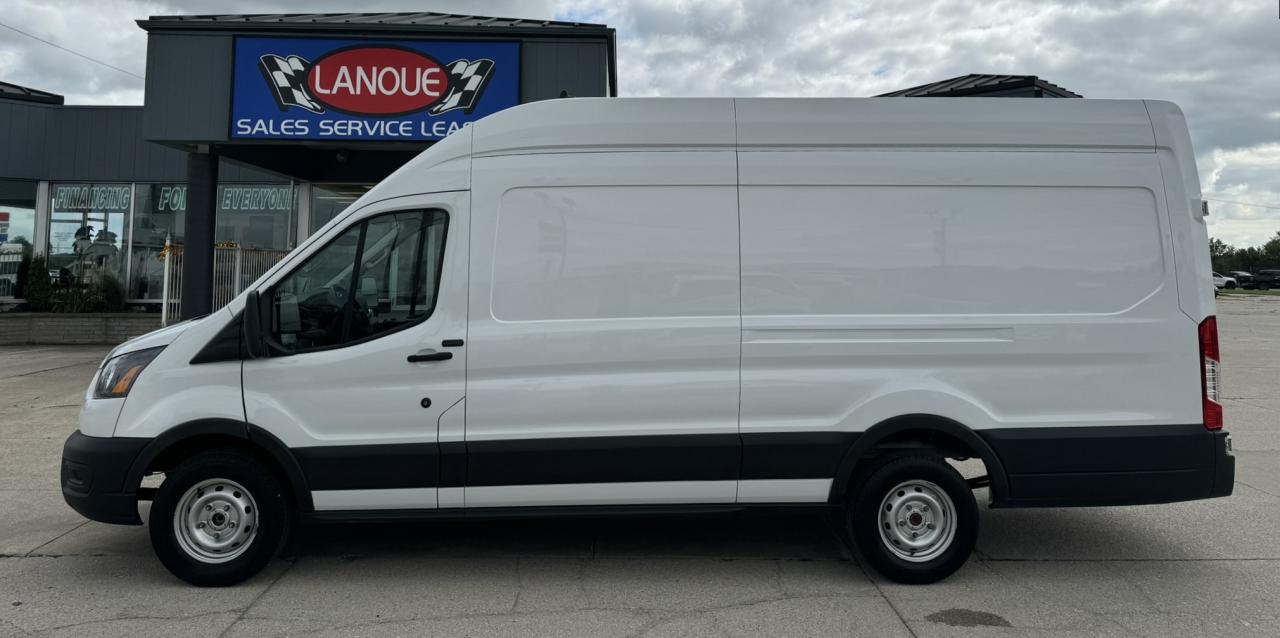 2021 Ford Transit T-250 148" HI RF RWD Photo