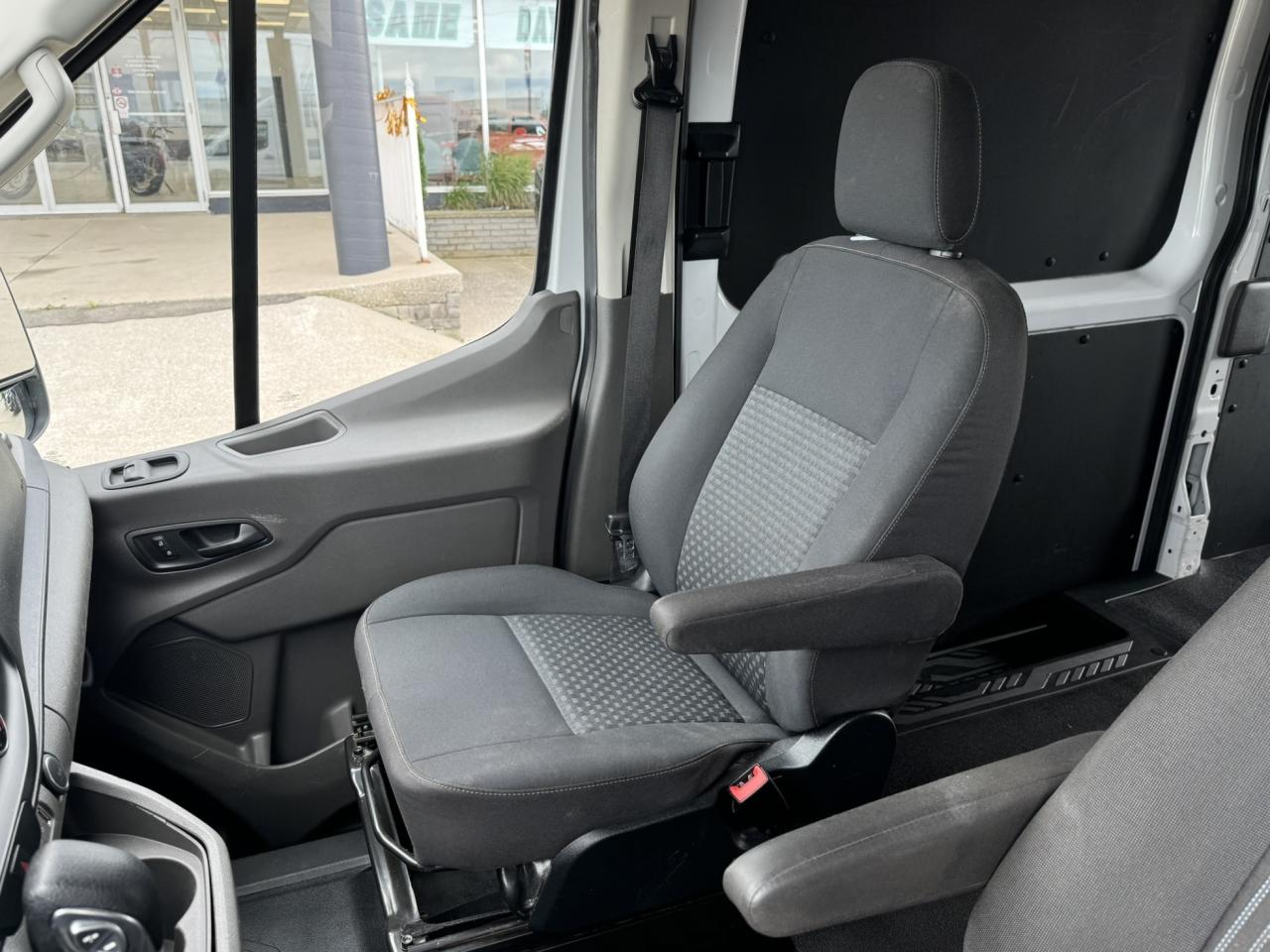 2021 Ford Transit T-250 148" HI RF RWD Photo