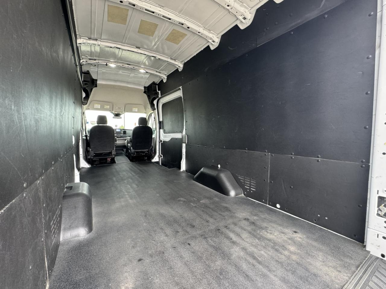 2021 Ford Transit T-250 148" HI RF RWD Photo