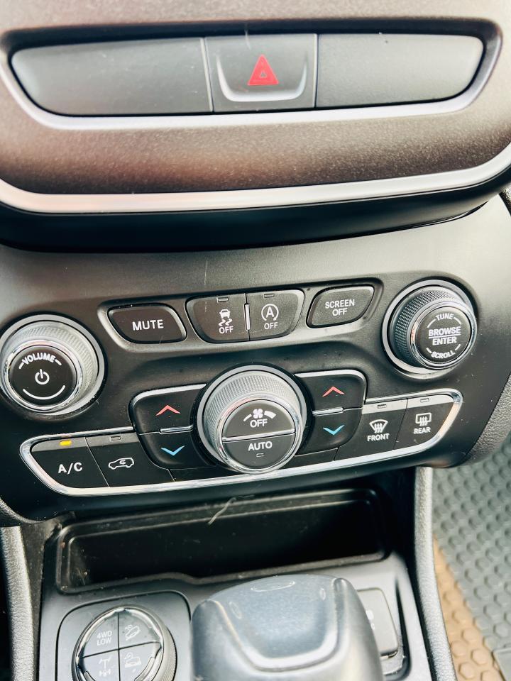 2019 Jeep Cherokee Trailhawk Elite - Photo #12
