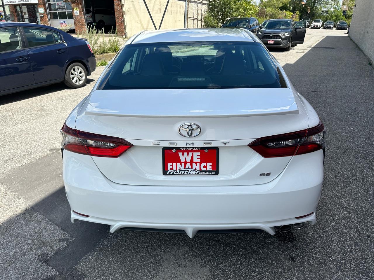 2022 Toyota Camry SE Photo4