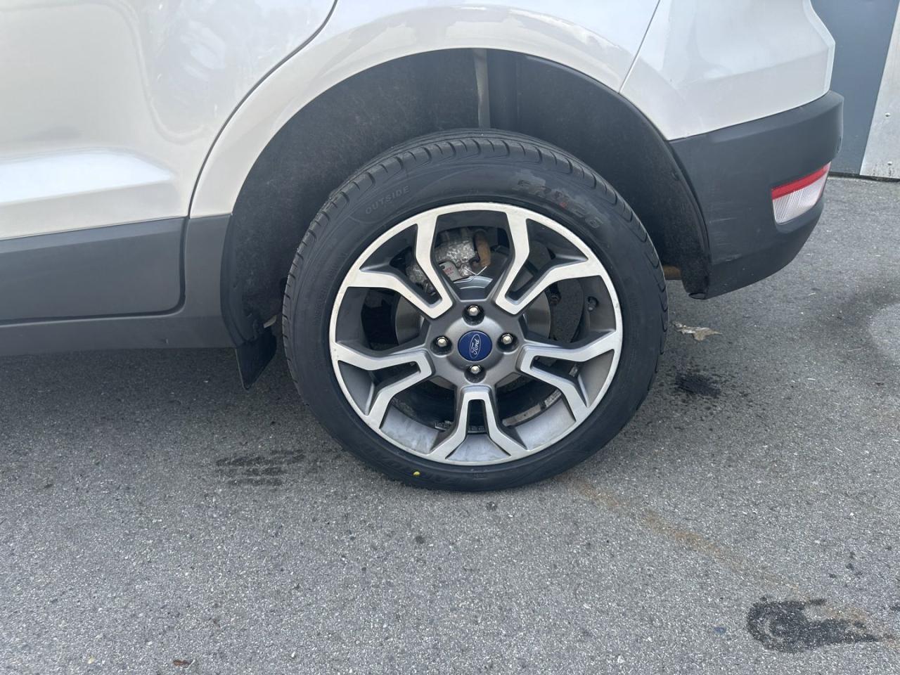 2018 Ford EcoSport Titanium AWD - Photo #9