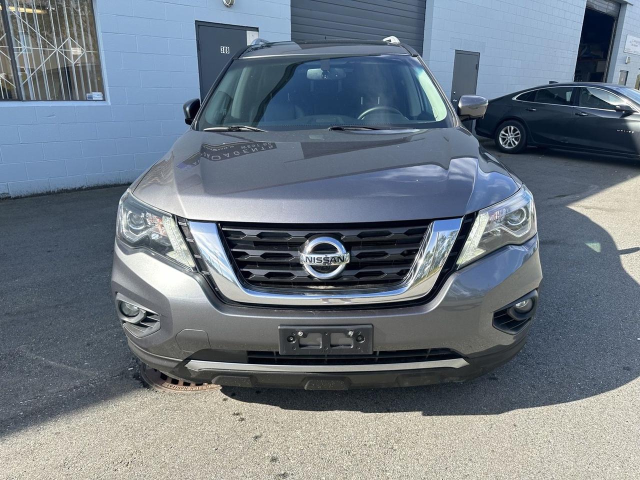 2017 Nissan Pathfinder SL 4WD Photo