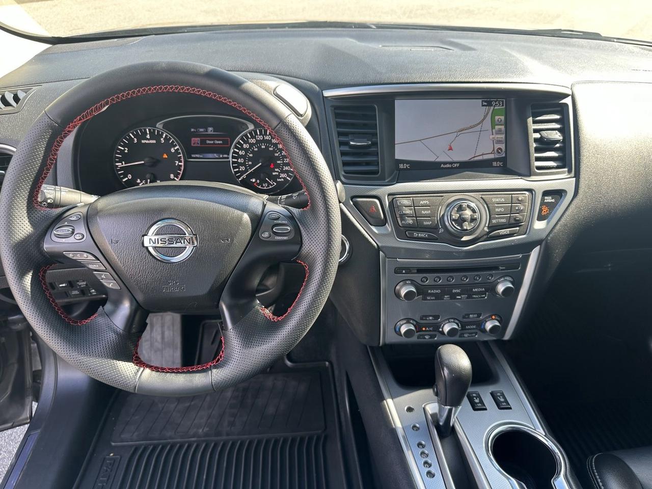 2017 Nissan Pathfinder SL 4WD Photo