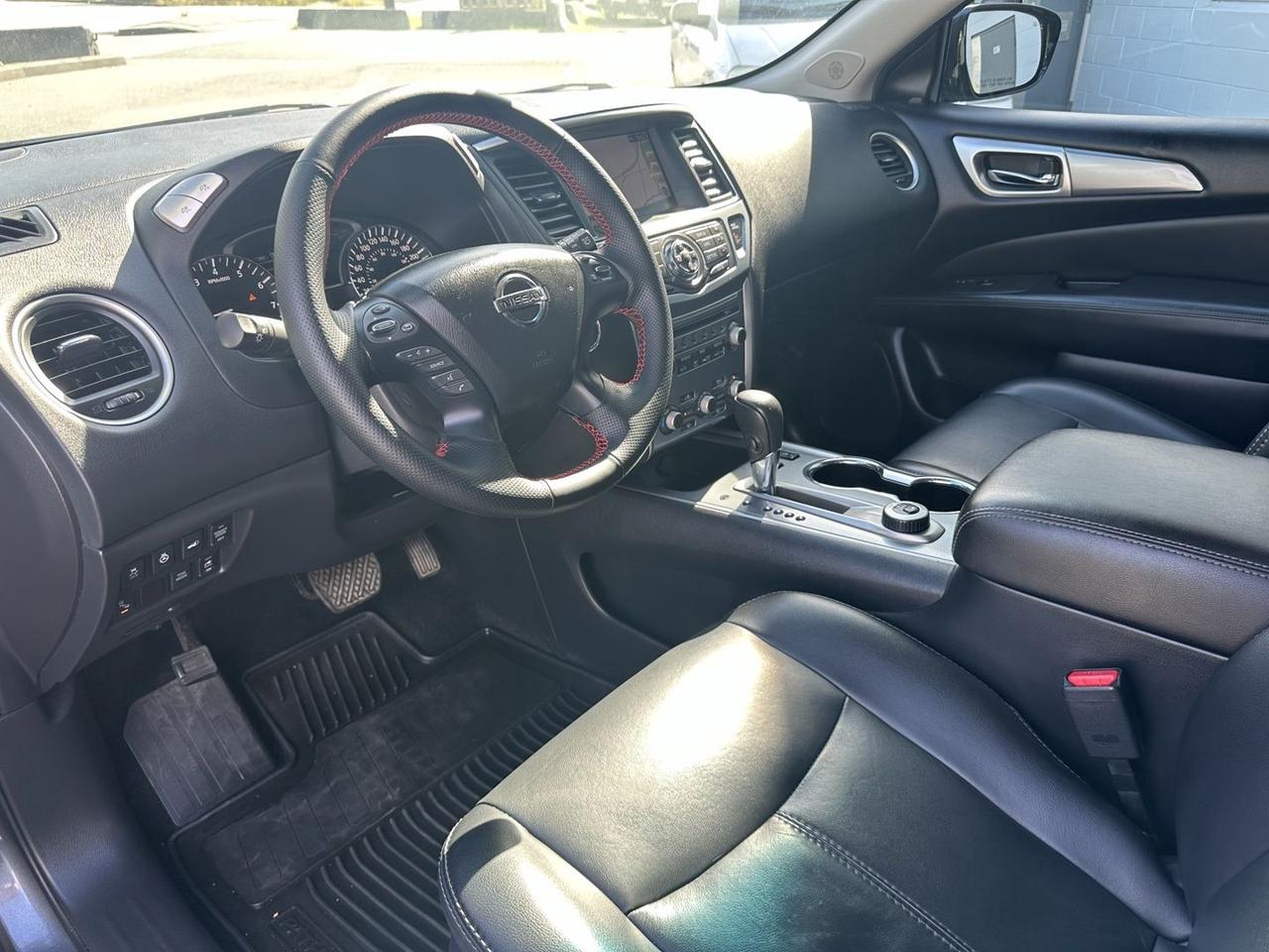 2017 Nissan Pathfinder SL 4WD Photo