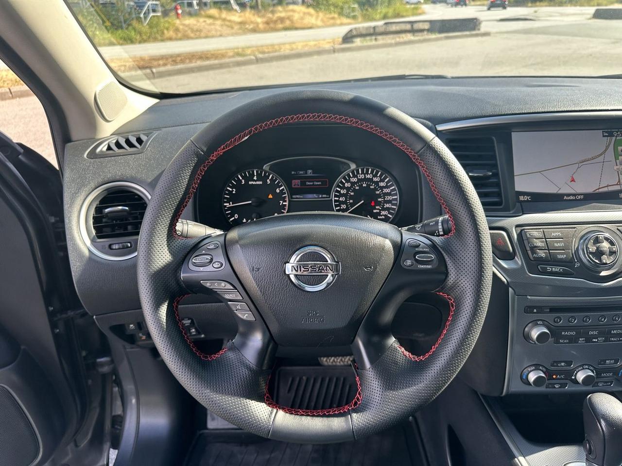 2017 Nissan Pathfinder SL 4WD Photo