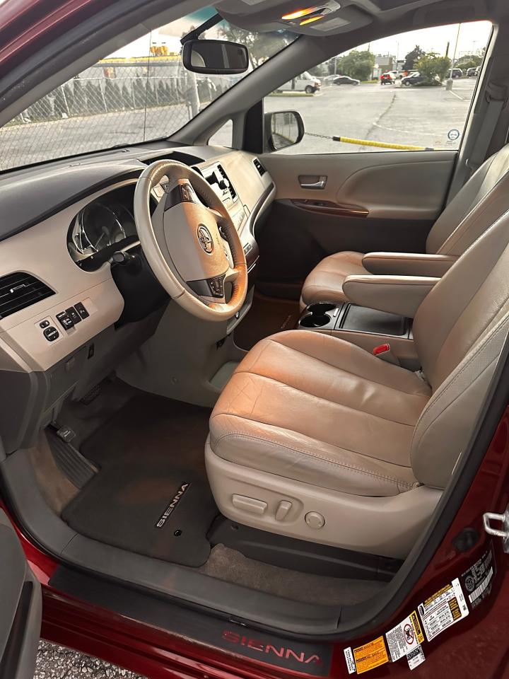 2012 Toyota Sienna 5dr V6 XLE 7-Pass AWD - Photo #8