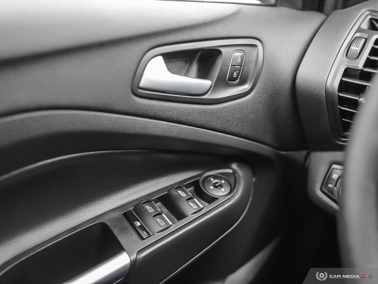 2017 Ford Escape SE AWD Photo