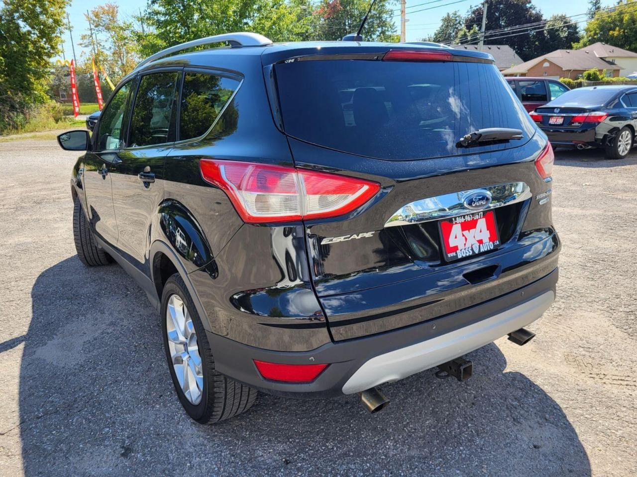 2014 Ford Escape Titanium 4WD Photo2
