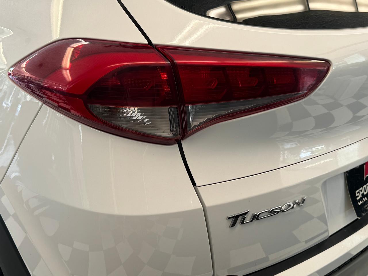 2017 Hyundai Tucson SE 1.6 Turbo AWD+Roof+Heated Leather+CLEAN CARFAX - Photo #55