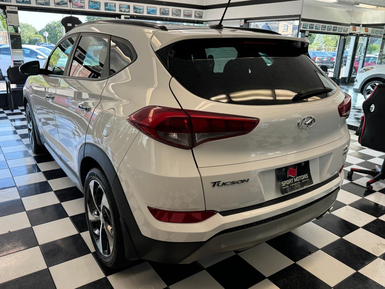 2017 Hyundai Tucson SE 1.6 Turbo AWD+Roof+Heated Leather+CLEAN CARFAX Photo7