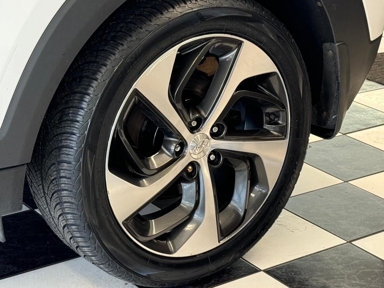 2017 Hyundai Tucson SE 1.6 Turbo AWD+Roof+Heated Leather+CLEAN CARFAX - Photo #49