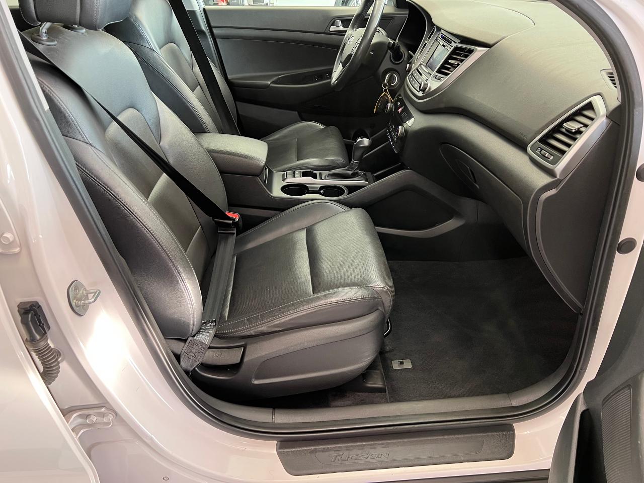 2017 Hyundai Tucson SE 1.6 Turbo AWD+Roof+Heated Leather+CLEAN CARFAX - Photo #21