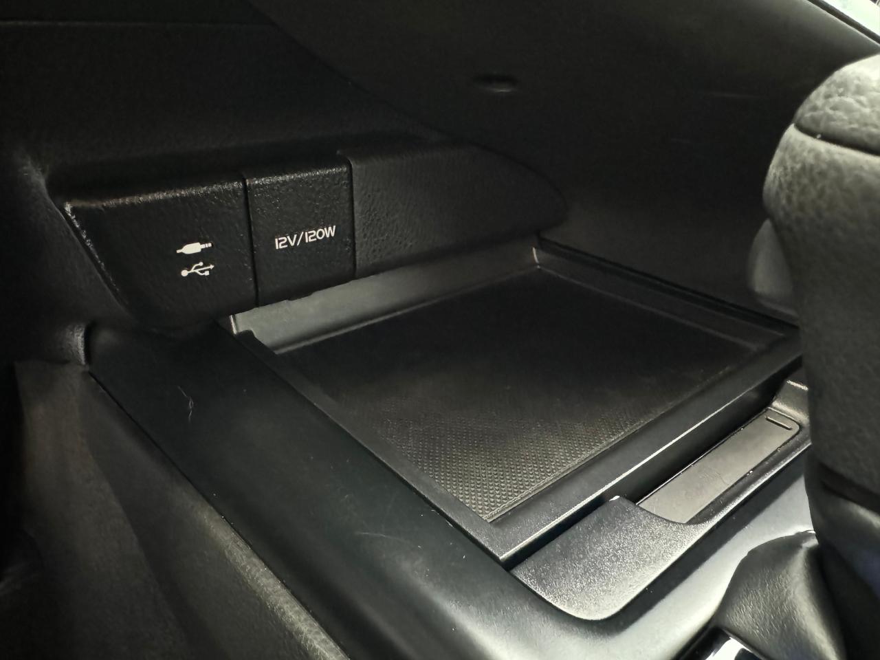 2019 Toyota Camry LE+Camera+Adaptive Cruise+ApplePlay+CLEAN CARFAX - Photo #34