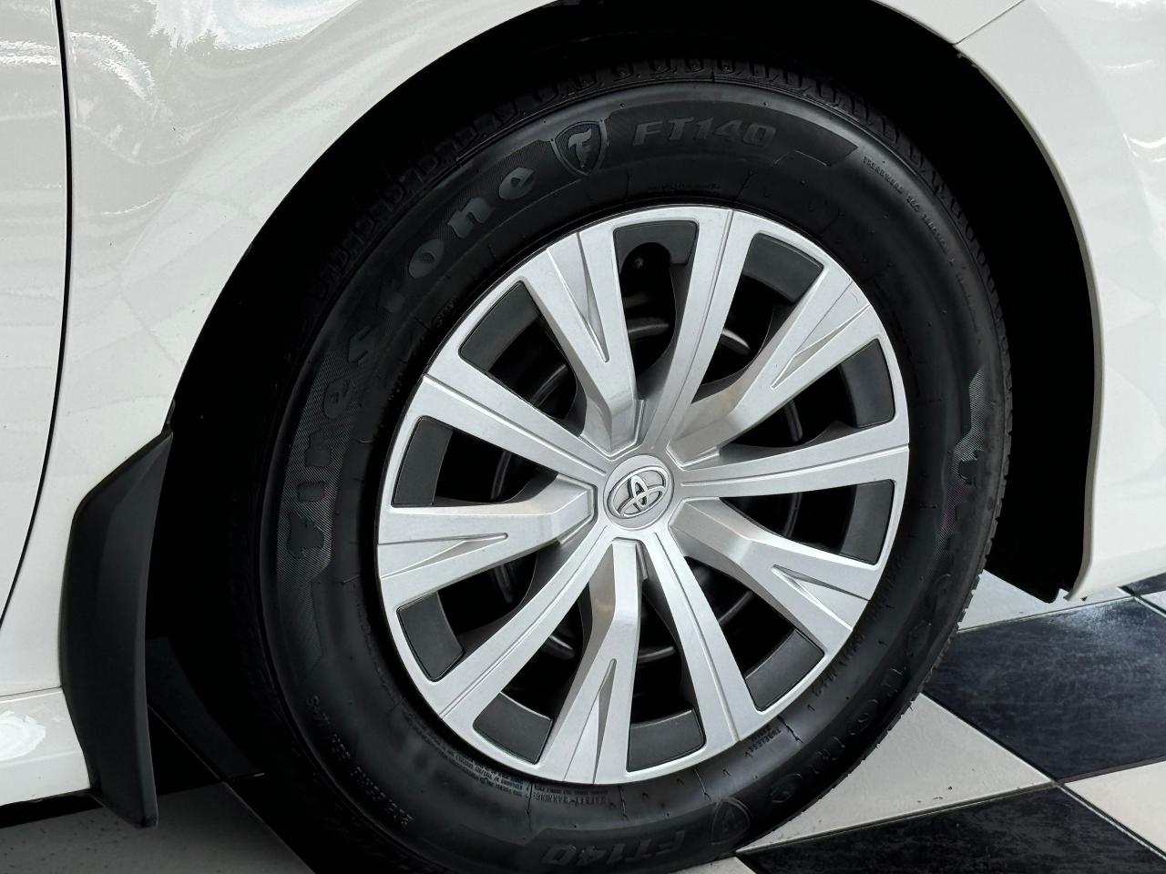 2019 Toyota Camry LE+Camera+Adaptive Cruise+ApplePlay+CLEAN CARFAX - Photo #55