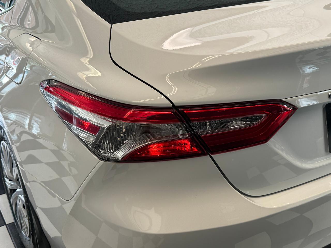 2019 Toyota Camry LE+Camera+Adaptive Cruise+ApplePlay+CLEAN CARFAX - Photo #60