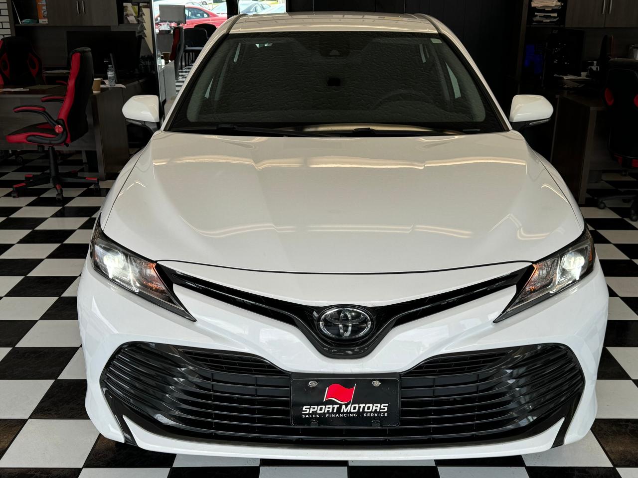 2019 Toyota Camry LE+Camera+Adaptive Cruise+ApplePlay+CLEAN CARFAX Photo72