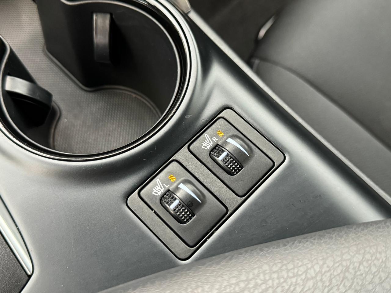 2019 Toyota Camry LE+Camera+Adaptive Cruise+ApplePlay+CLEAN CARFAX - Photo #37